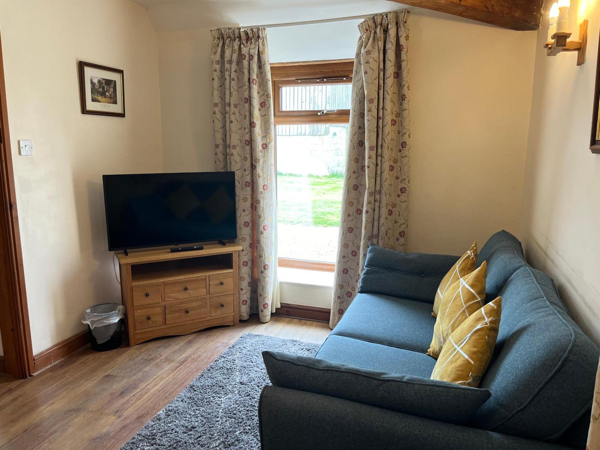 Tupenny Cottage, Old Mill Farm, Cotswold Water Park Cirencester Exteriör bild